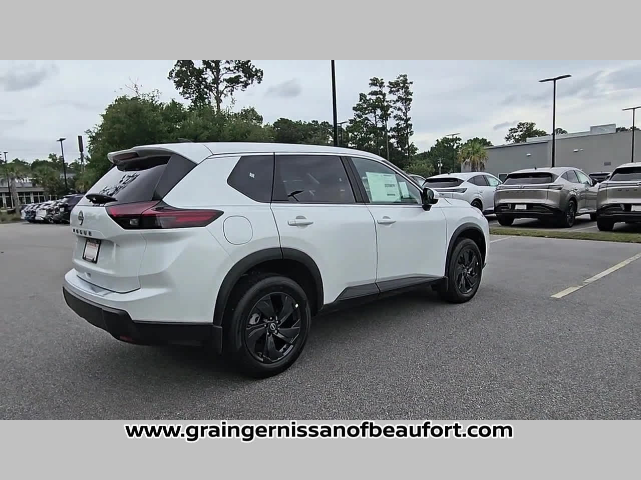 2026 Nissan Rogue SV