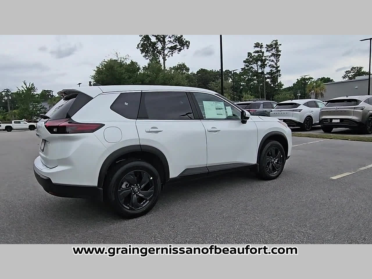 2026 Nissan Rogue SV