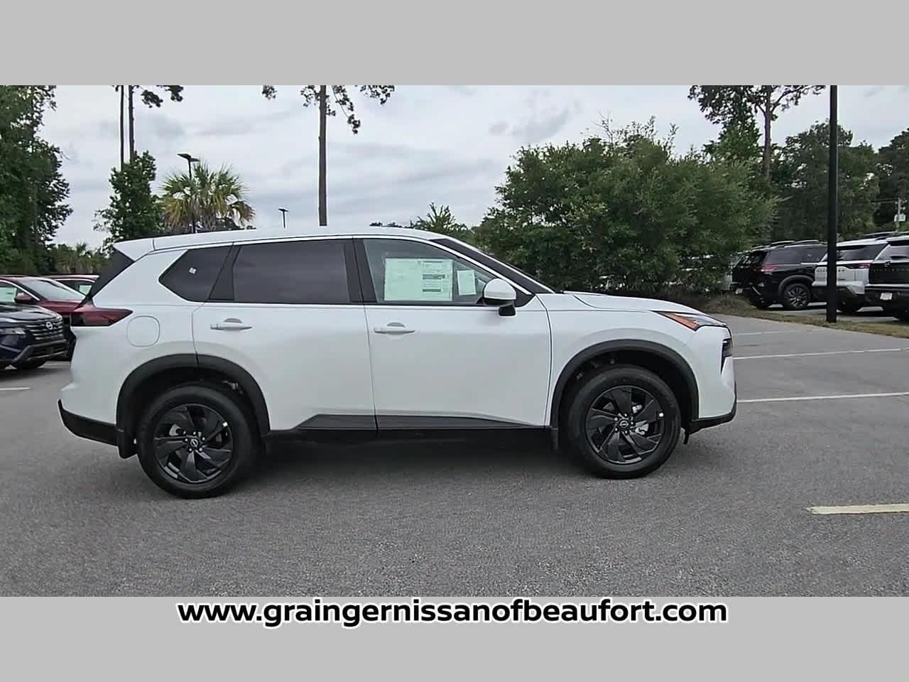 2026 Nissan Rogue SV