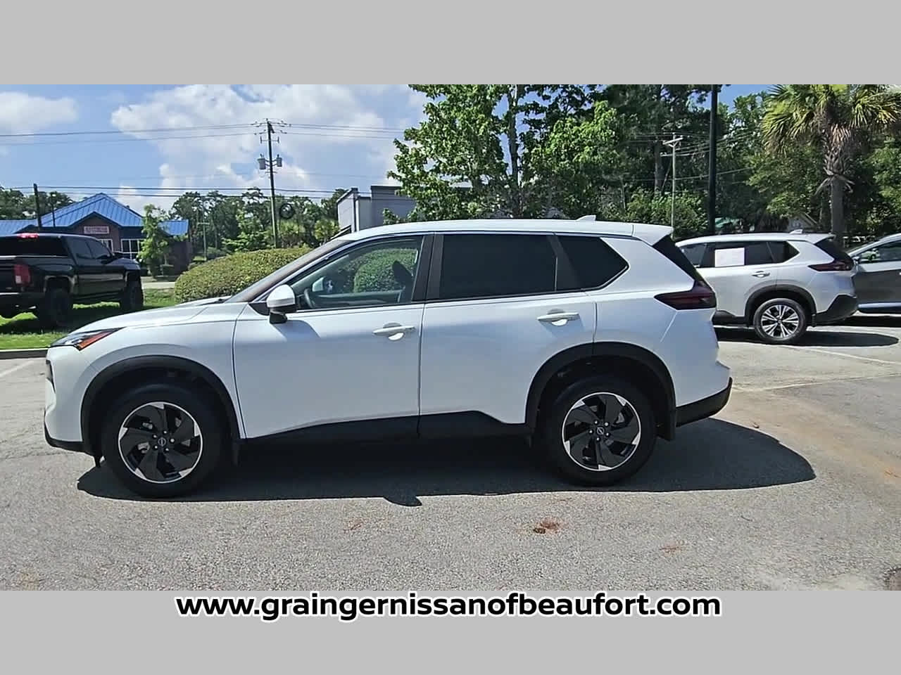2025 Nissan Rogue SV