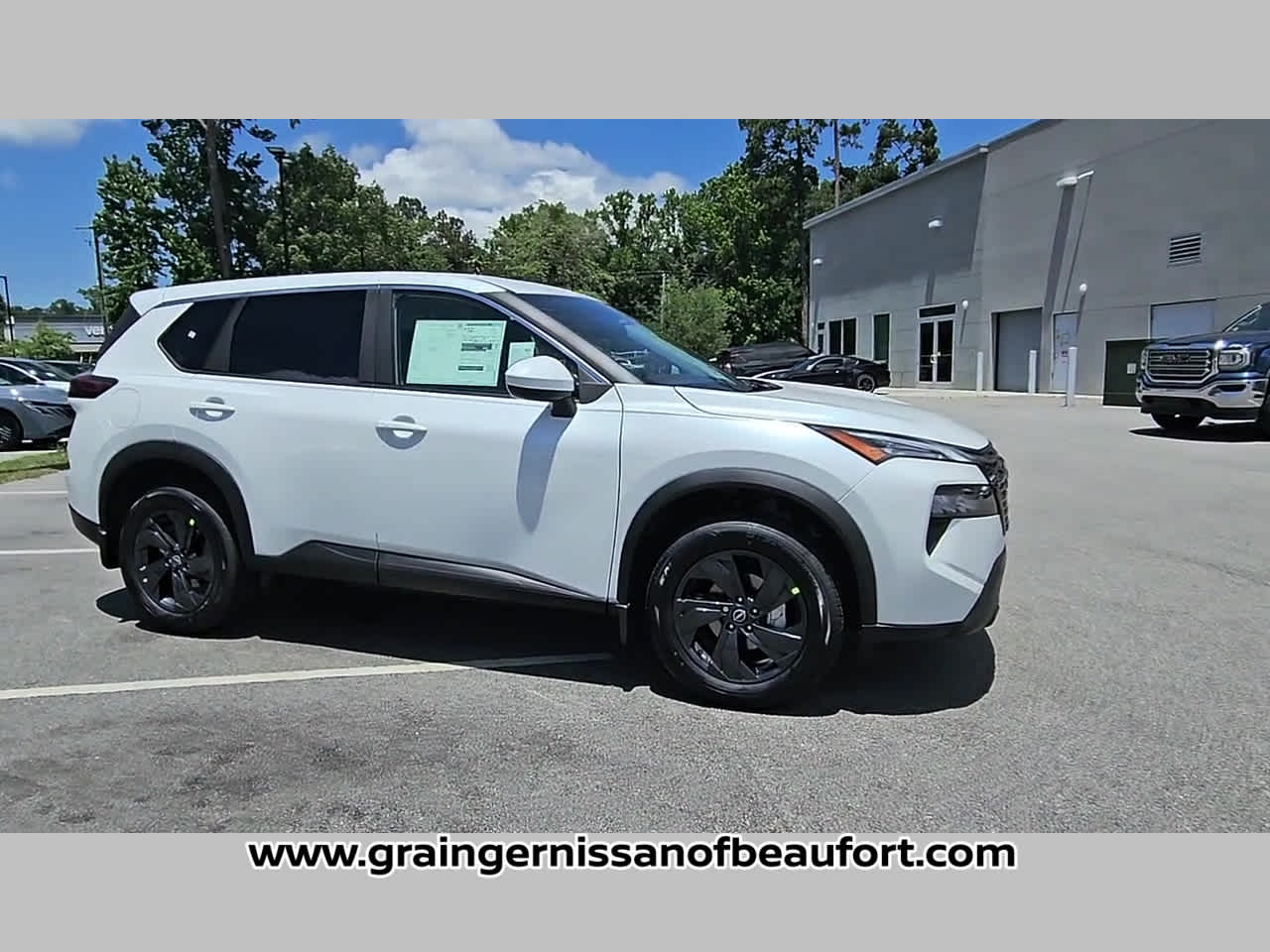 2026 Nissan Rogue SV