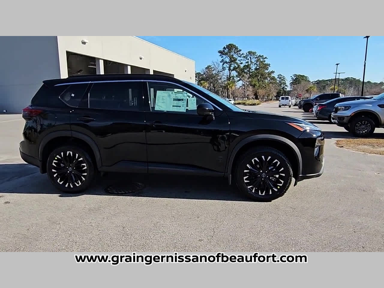 2026 Nissan Rogue Dark Armor