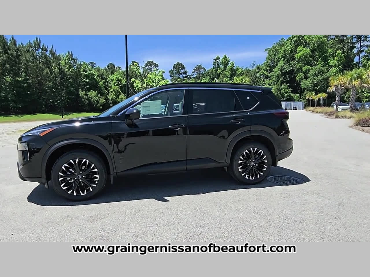 2026 Nissan Rogue Dark Armor