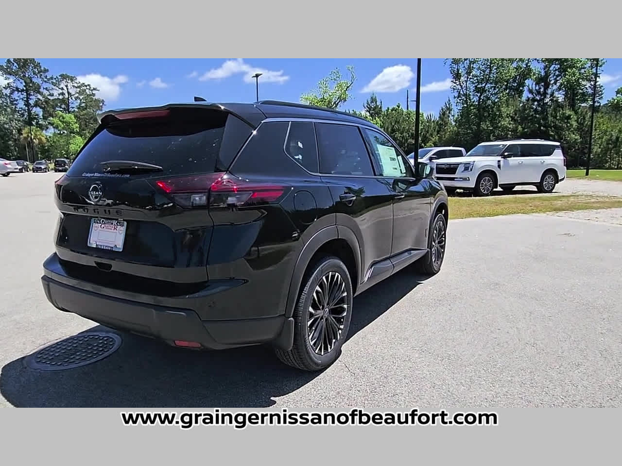 2026 Nissan Rogue Dark Armor
