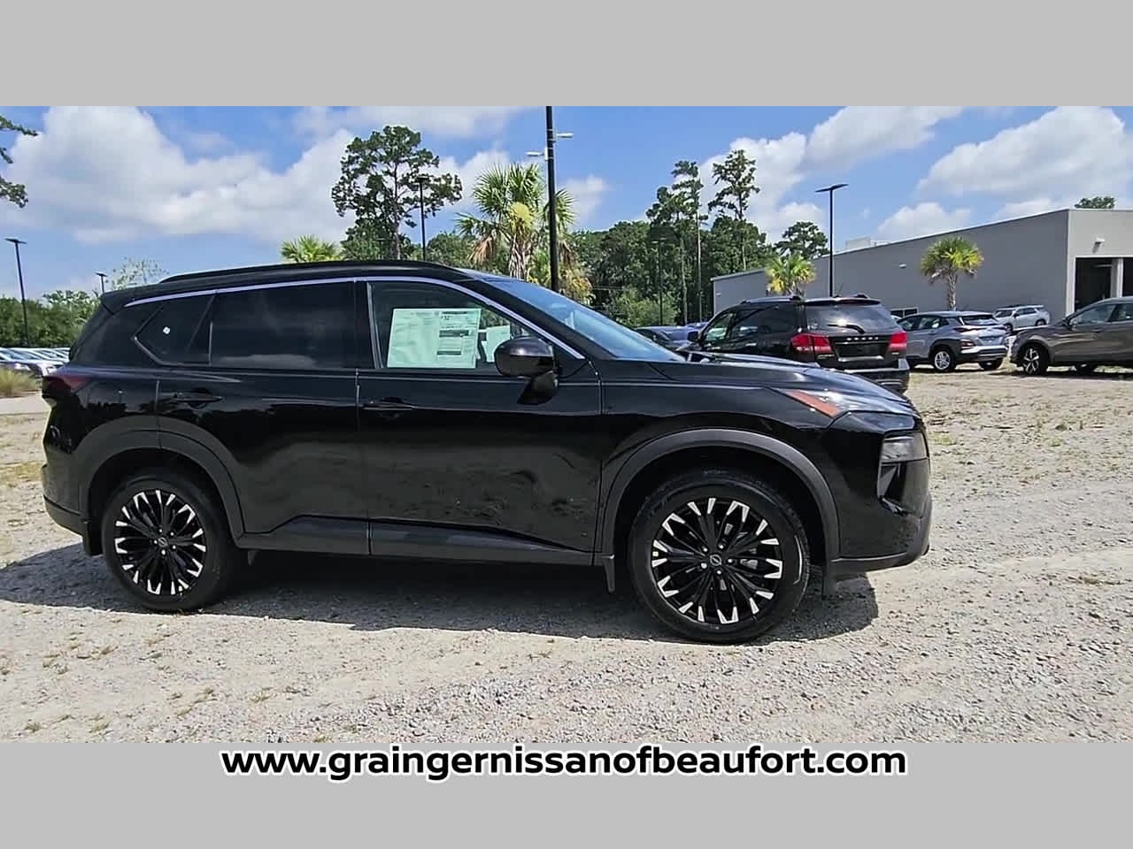 2026 Nissan Rogue Dark Armor