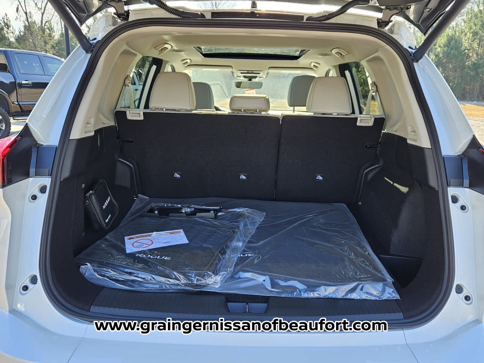 2026 Nissan Rogue Dark Armor