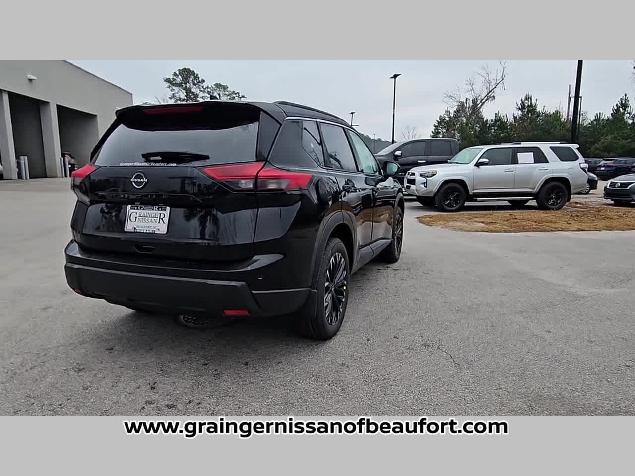 2026 Nissan Rogue Dark Armor