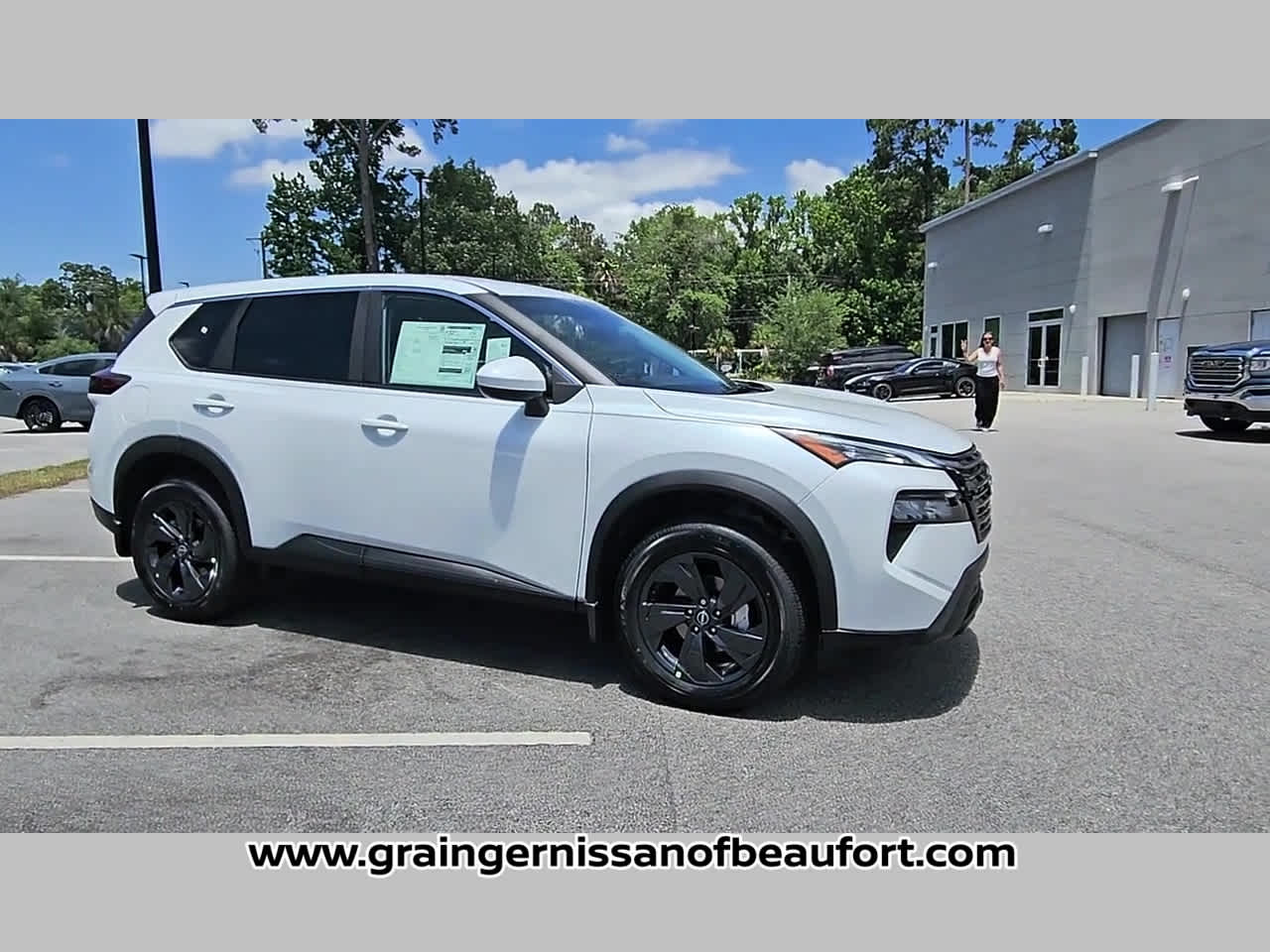 2026 Nissan Rogue SV