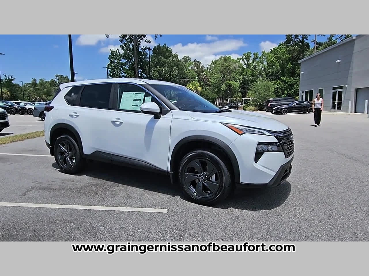 2026 Nissan Rogue SV