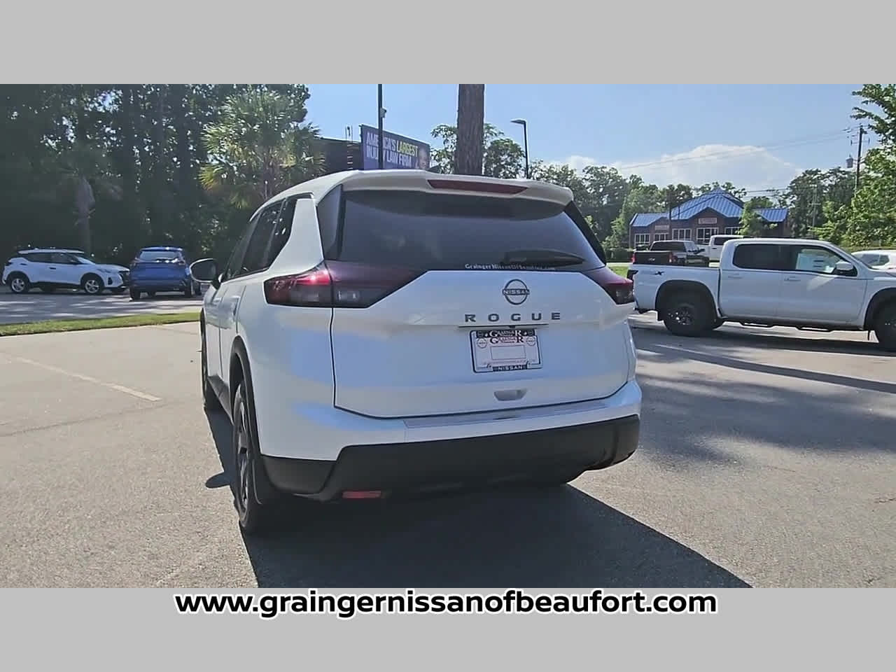 2026 Nissan Rogue SV