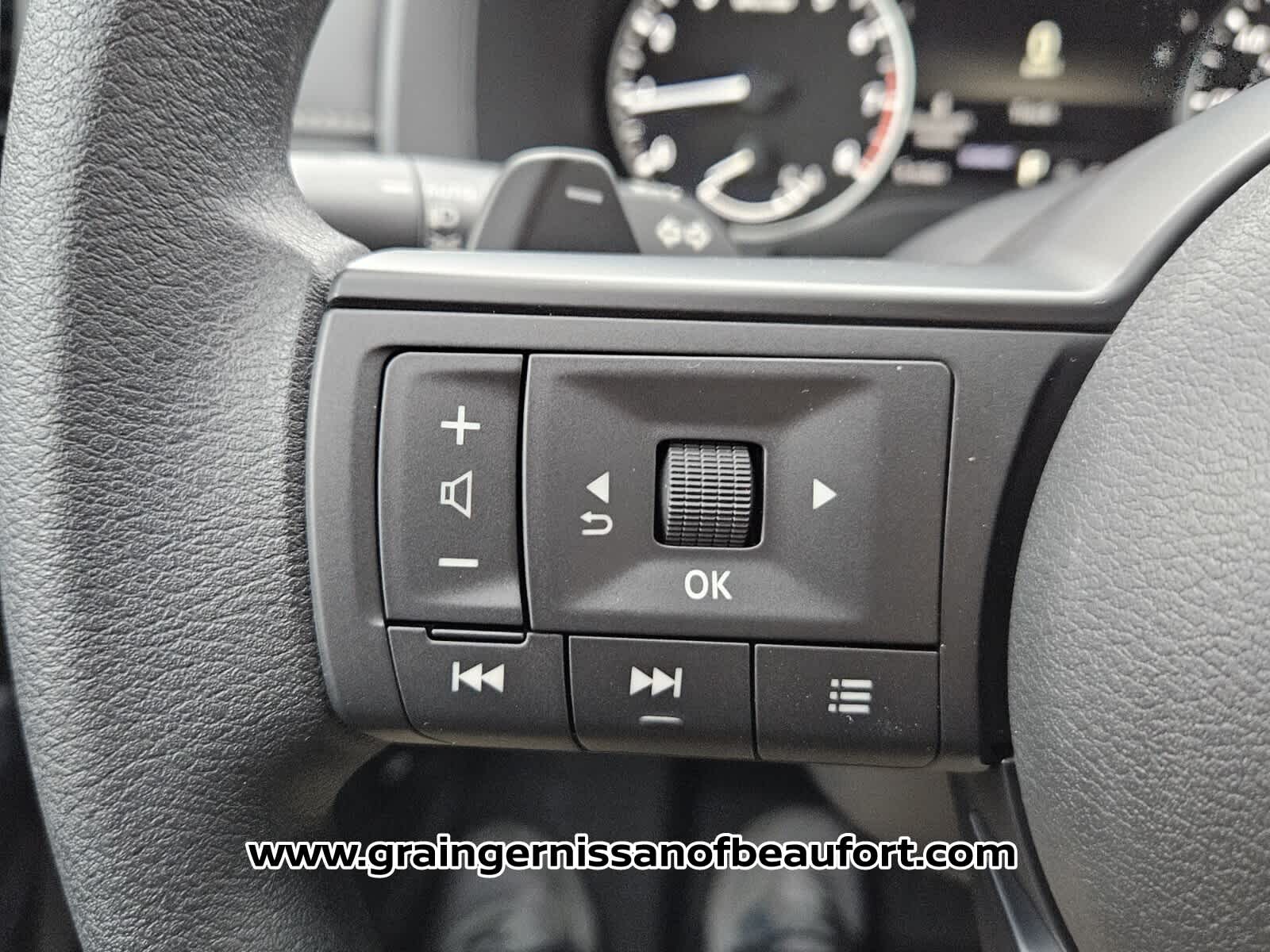 2026 Nissan Pathfinder S