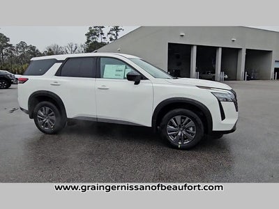 2026 Nissan Pathfinder S