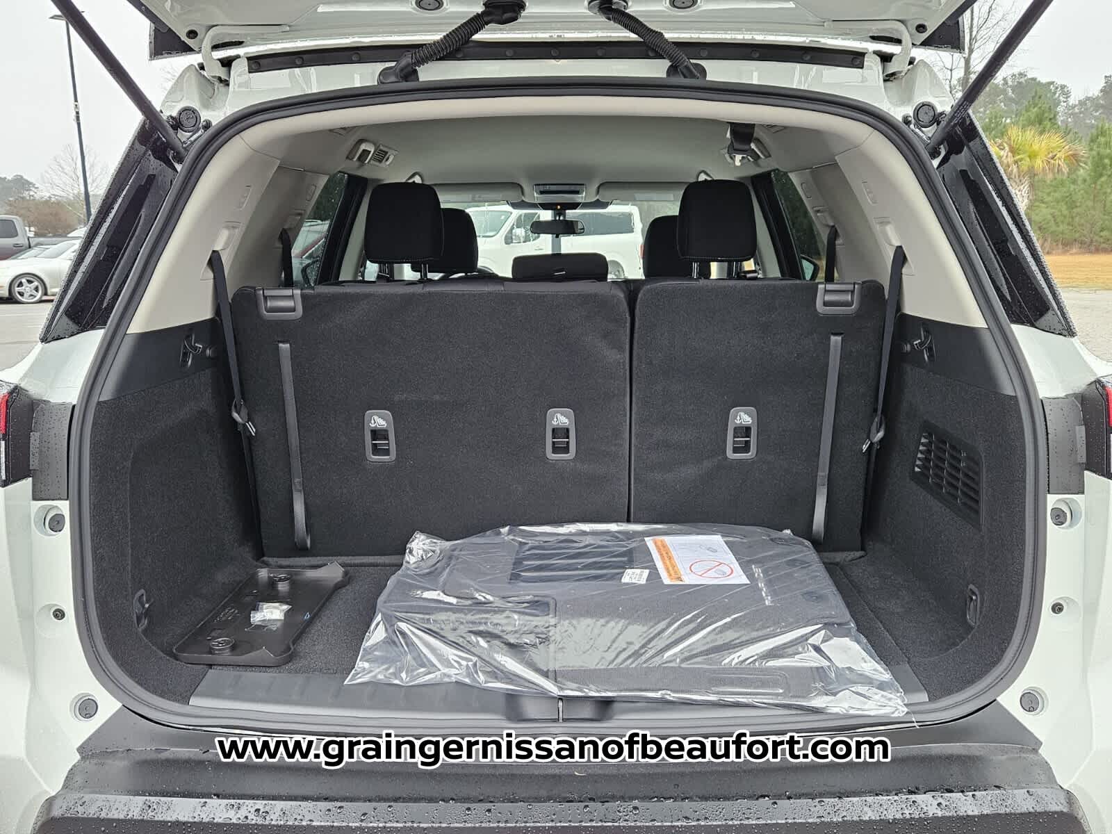 2026 Nissan Pathfinder S