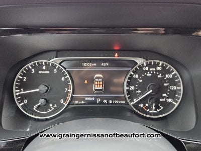 2025 Nissan Pathfinder SV