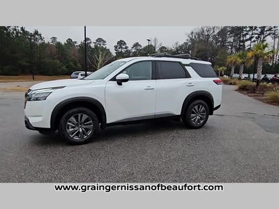 2025 Nissan Pathfinder SV