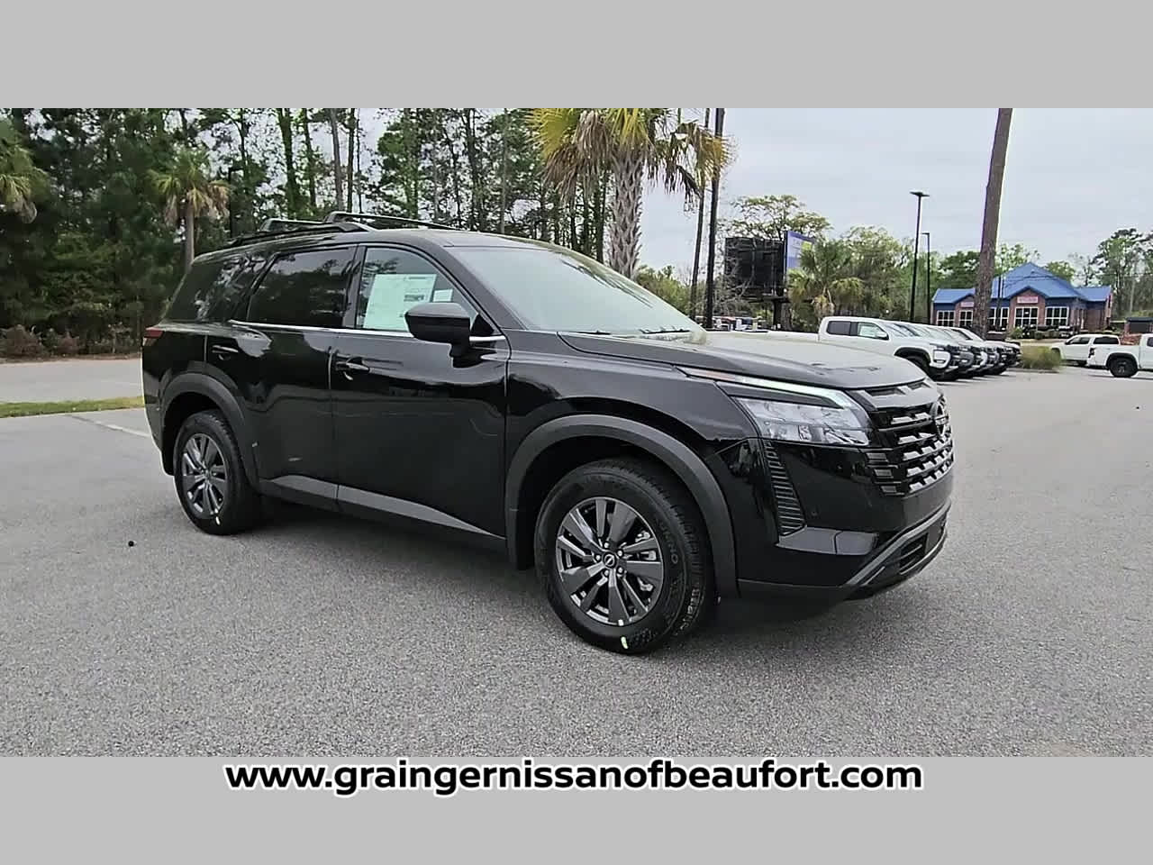 2026 Nissan Pathfinder SV