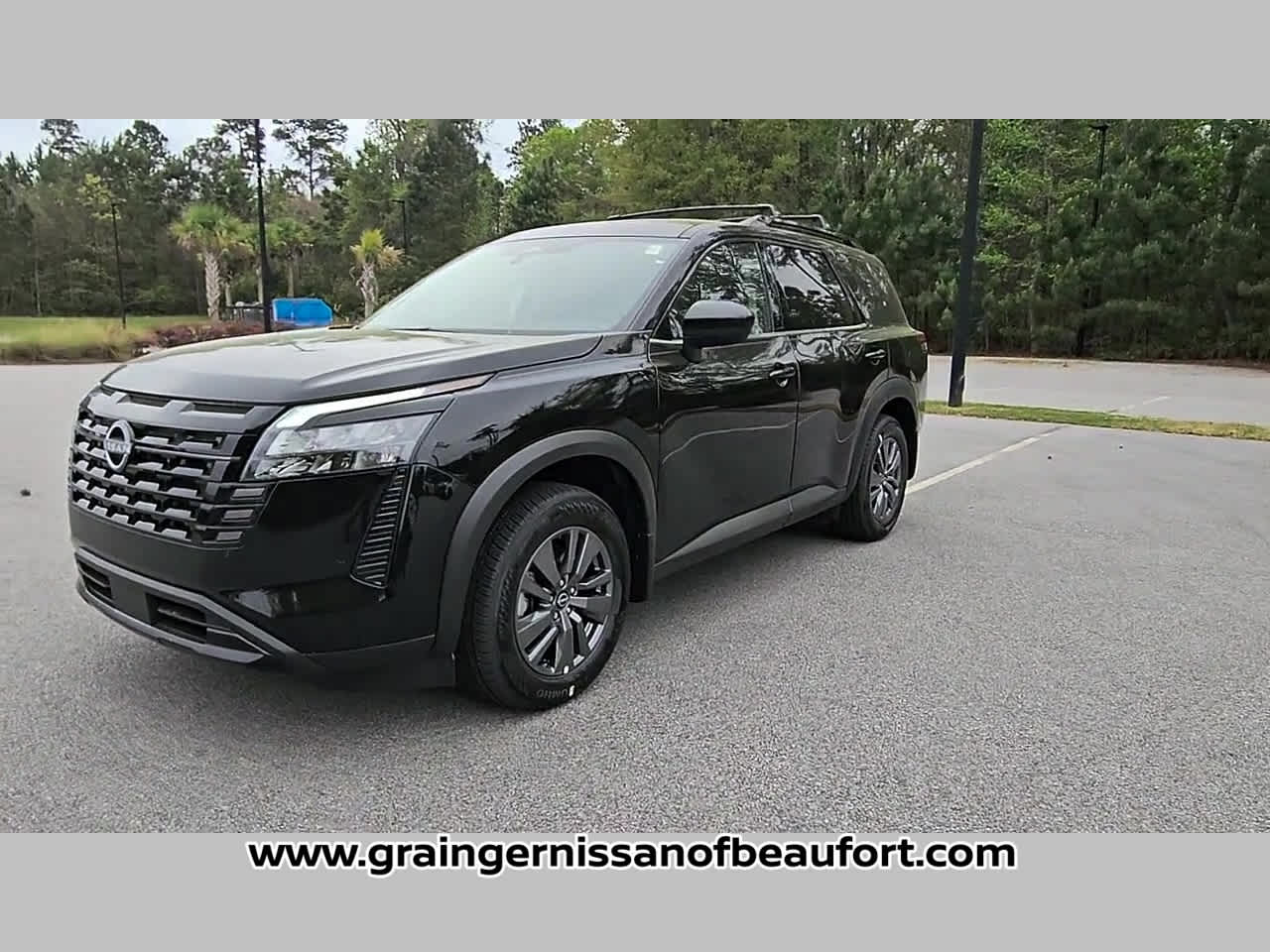 2026 Nissan Pathfinder SV