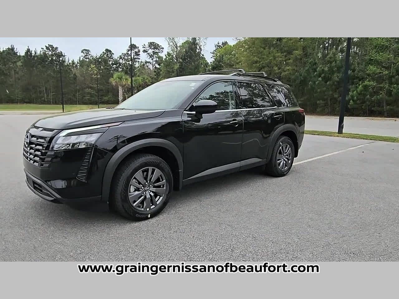 2026 Nissan Pathfinder SV