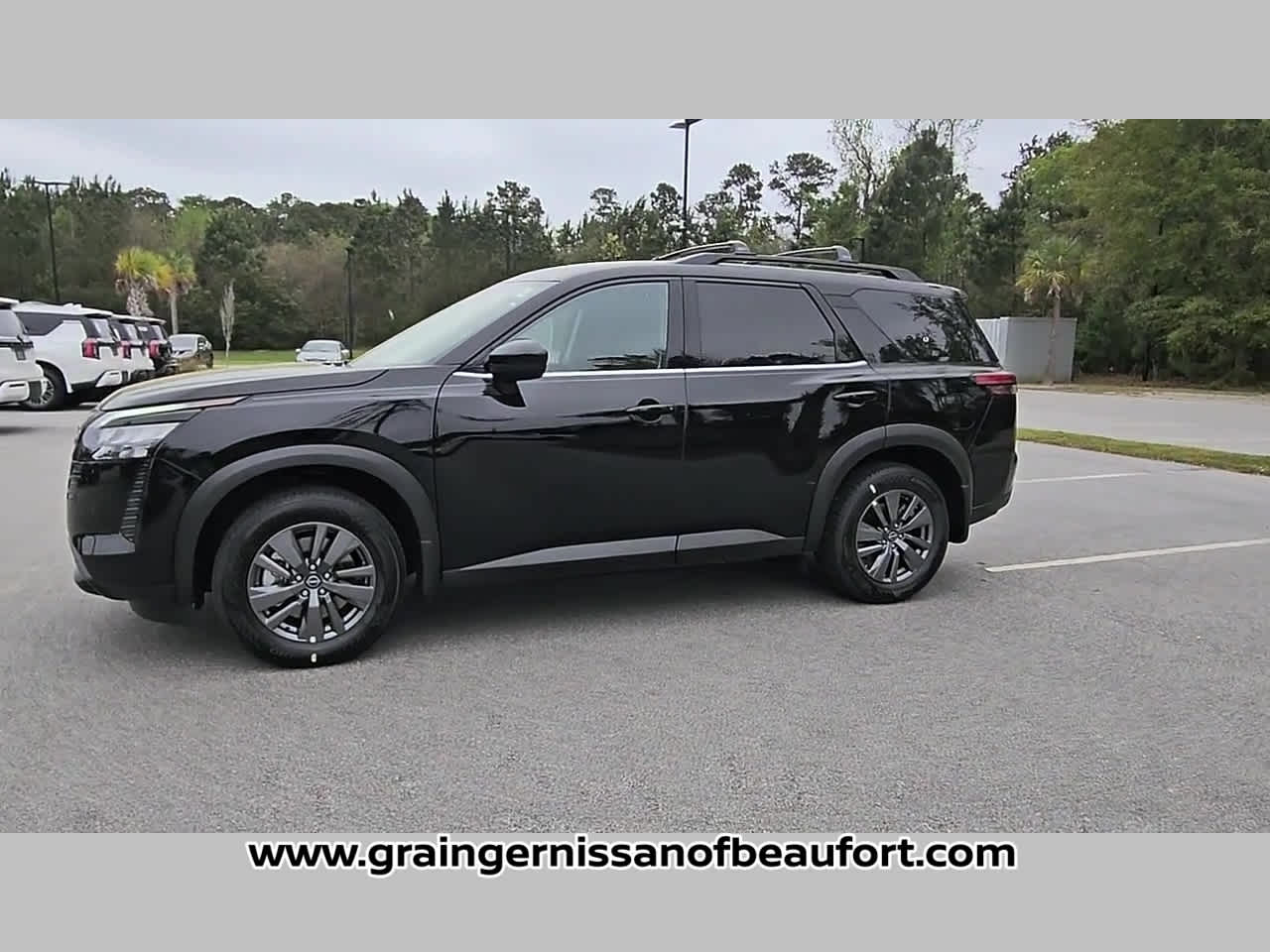 2026 Nissan Pathfinder SV