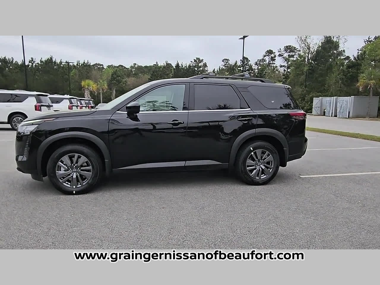 2026 Nissan Pathfinder SV