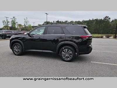 2026 Nissan Pathfinder SV