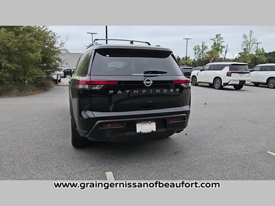 2026 Nissan Pathfinder SV