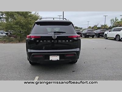 2026 Nissan Pathfinder SV
