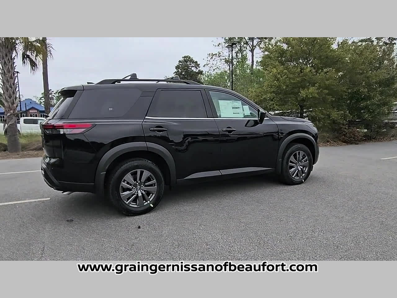 2026 Nissan Pathfinder SV