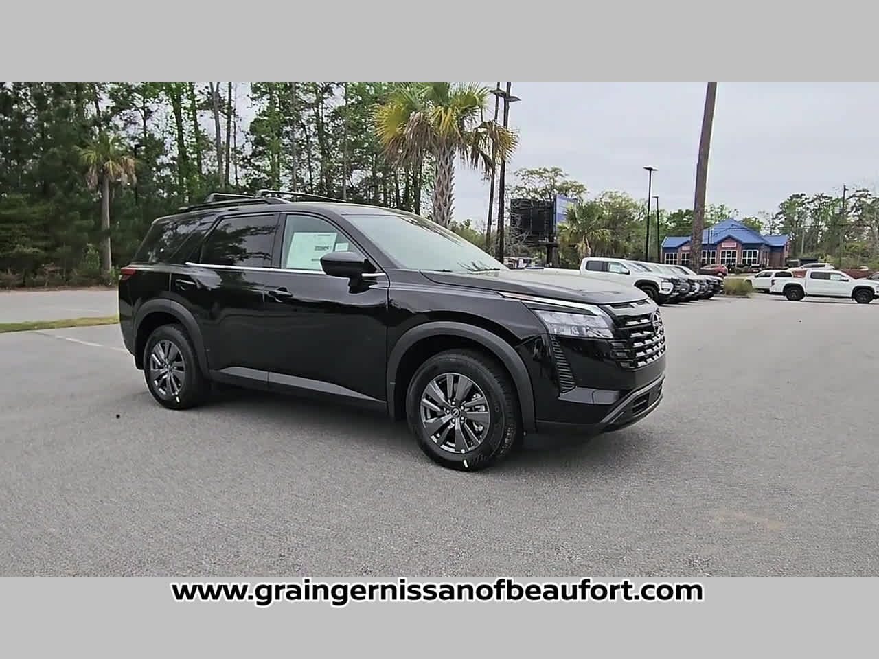 2026 Nissan Pathfinder SV