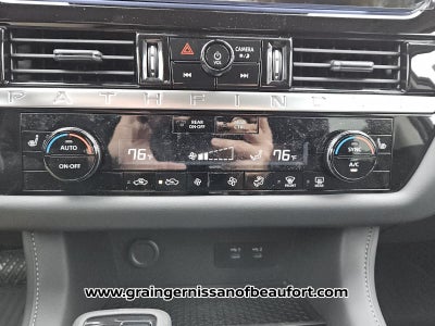 2026 Nissan Pathfinder SV