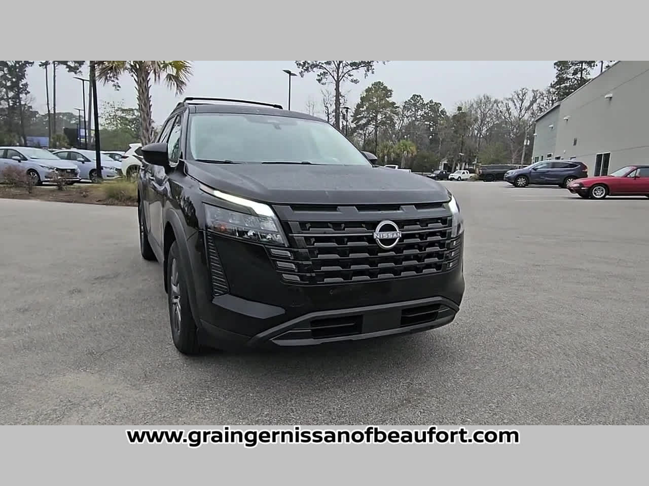 2026 Nissan Pathfinder SV