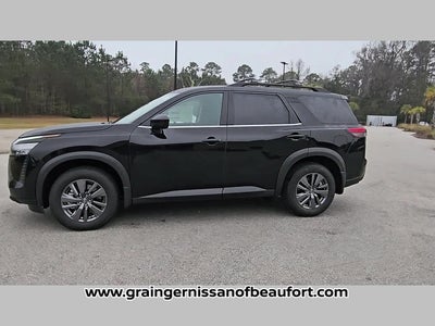 2026 Nissan Pathfinder SV