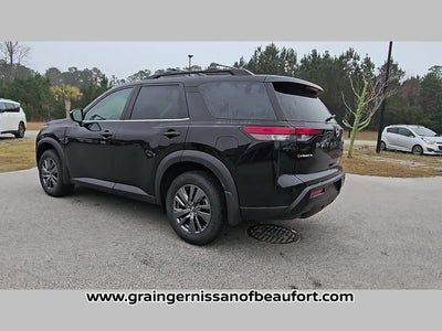 2026 Nissan Pathfinder SV