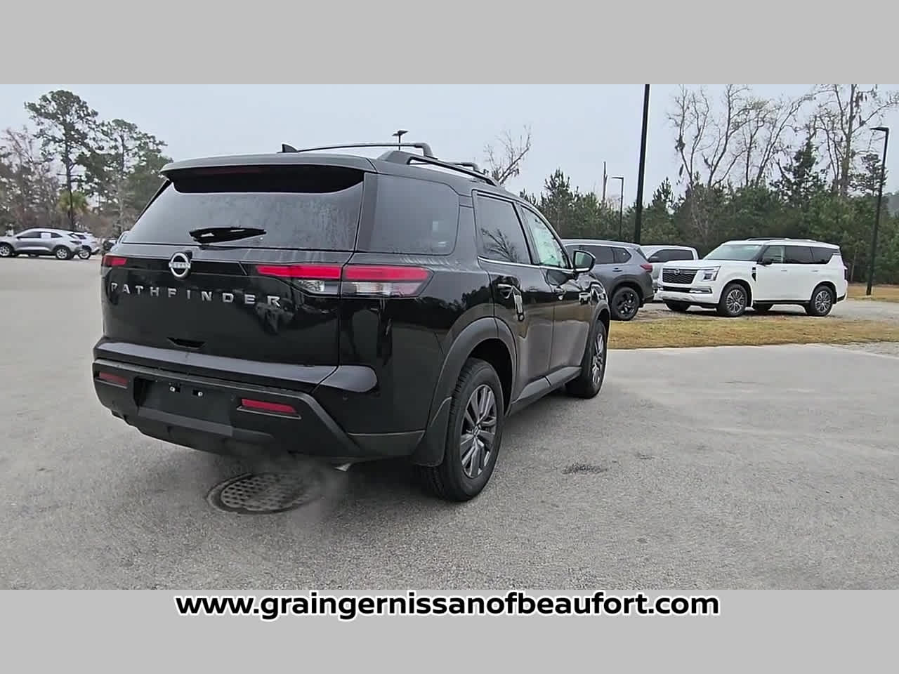 2026 Nissan Pathfinder SV