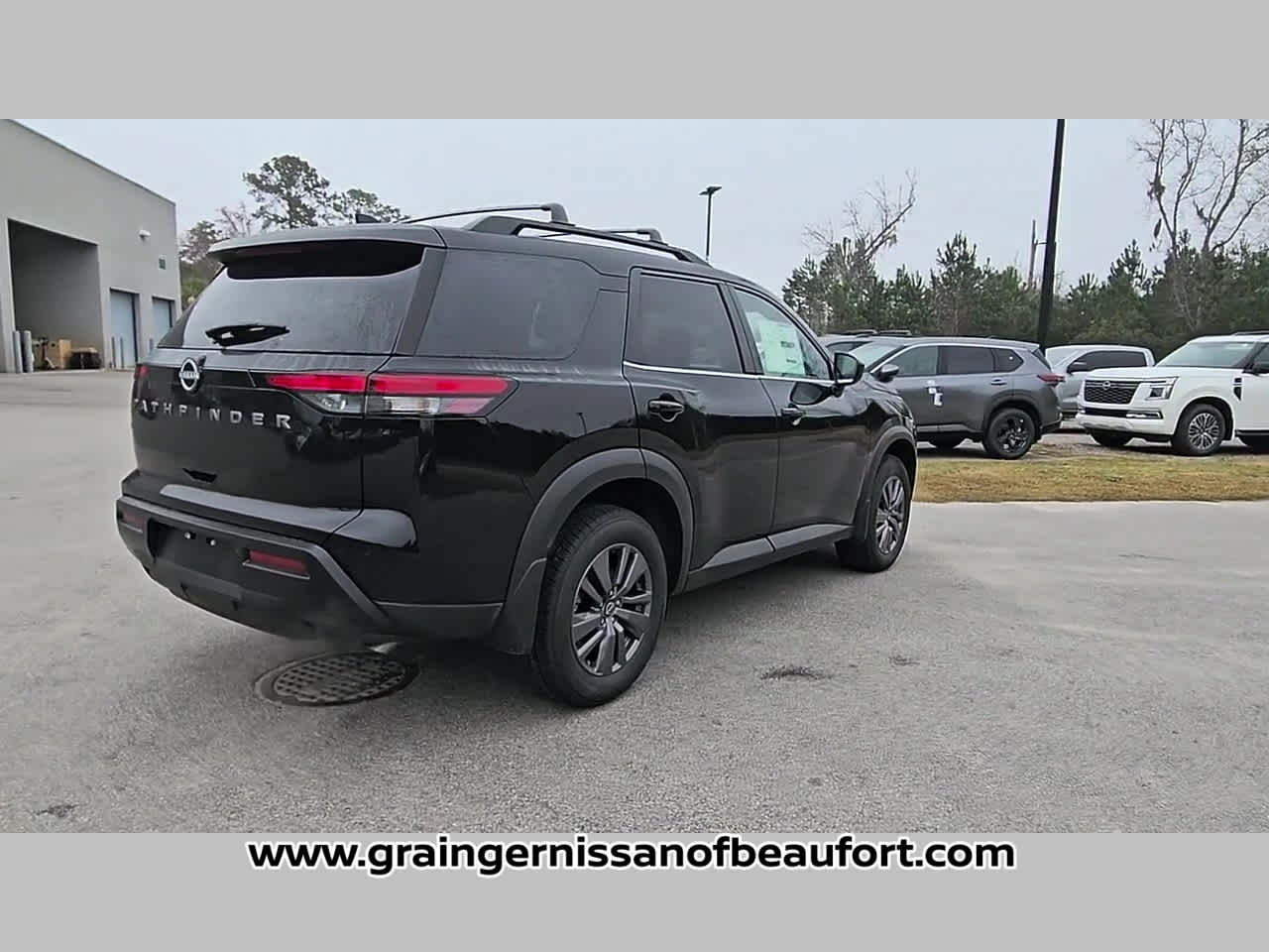 2026 Nissan Pathfinder SV