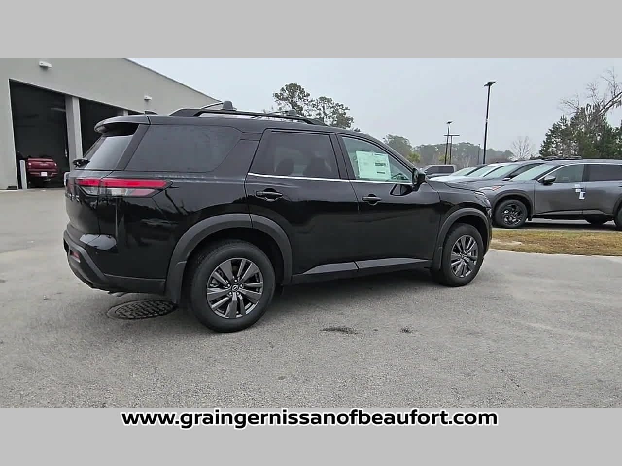 2026 Nissan Pathfinder SV