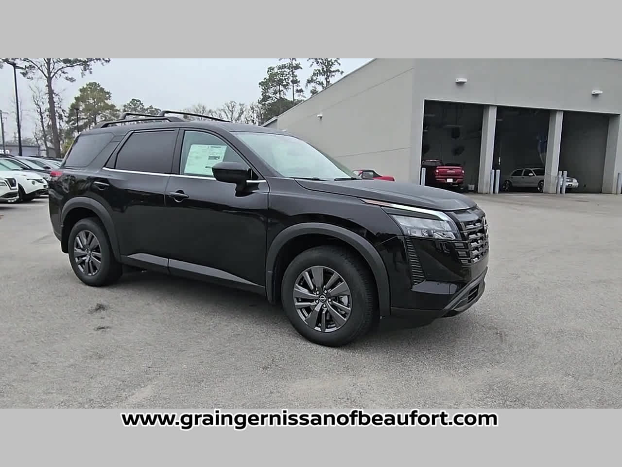 2026 Nissan Pathfinder SV