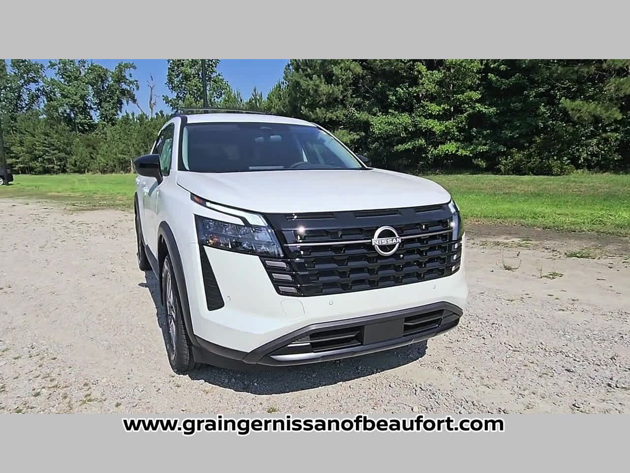 2026 Nissan Pathfinder SV