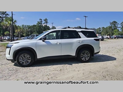 2026 Nissan Pathfinder SV