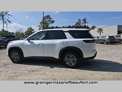 2026 Nissan Pathfinder SV