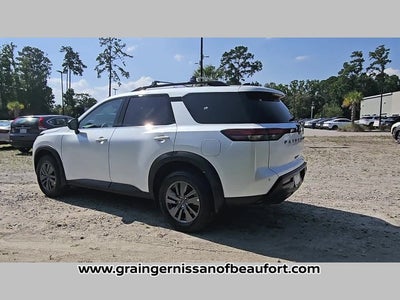 2026 Nissan Pathfinder SV