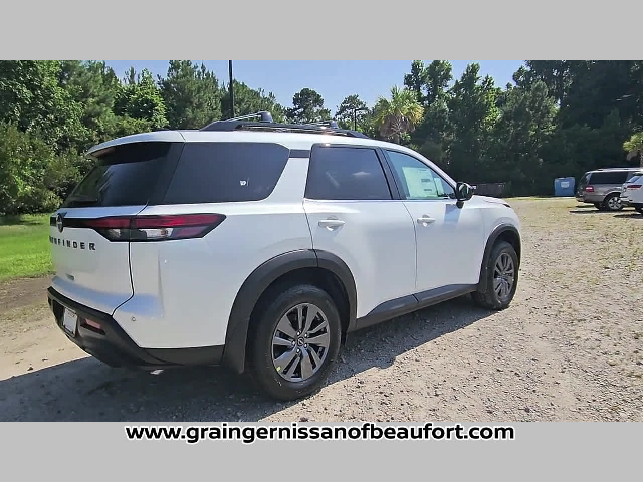 2026 Nissan Pathfinder SV