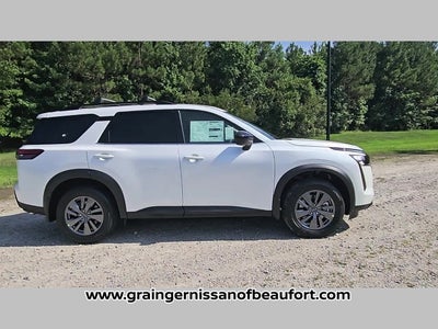 2026 Nissan Pathfinder SV