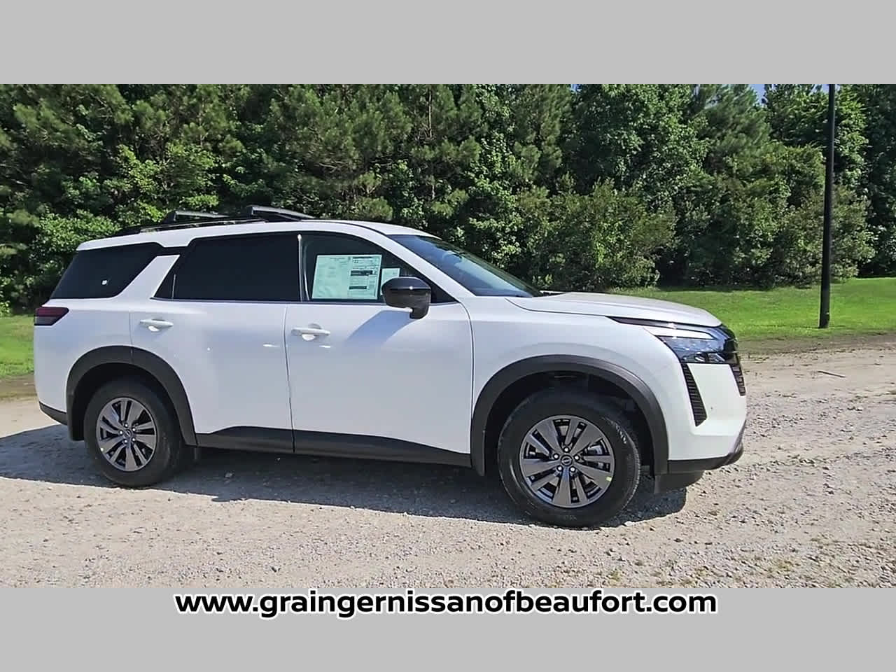2026 Nissan Pathfinder SV