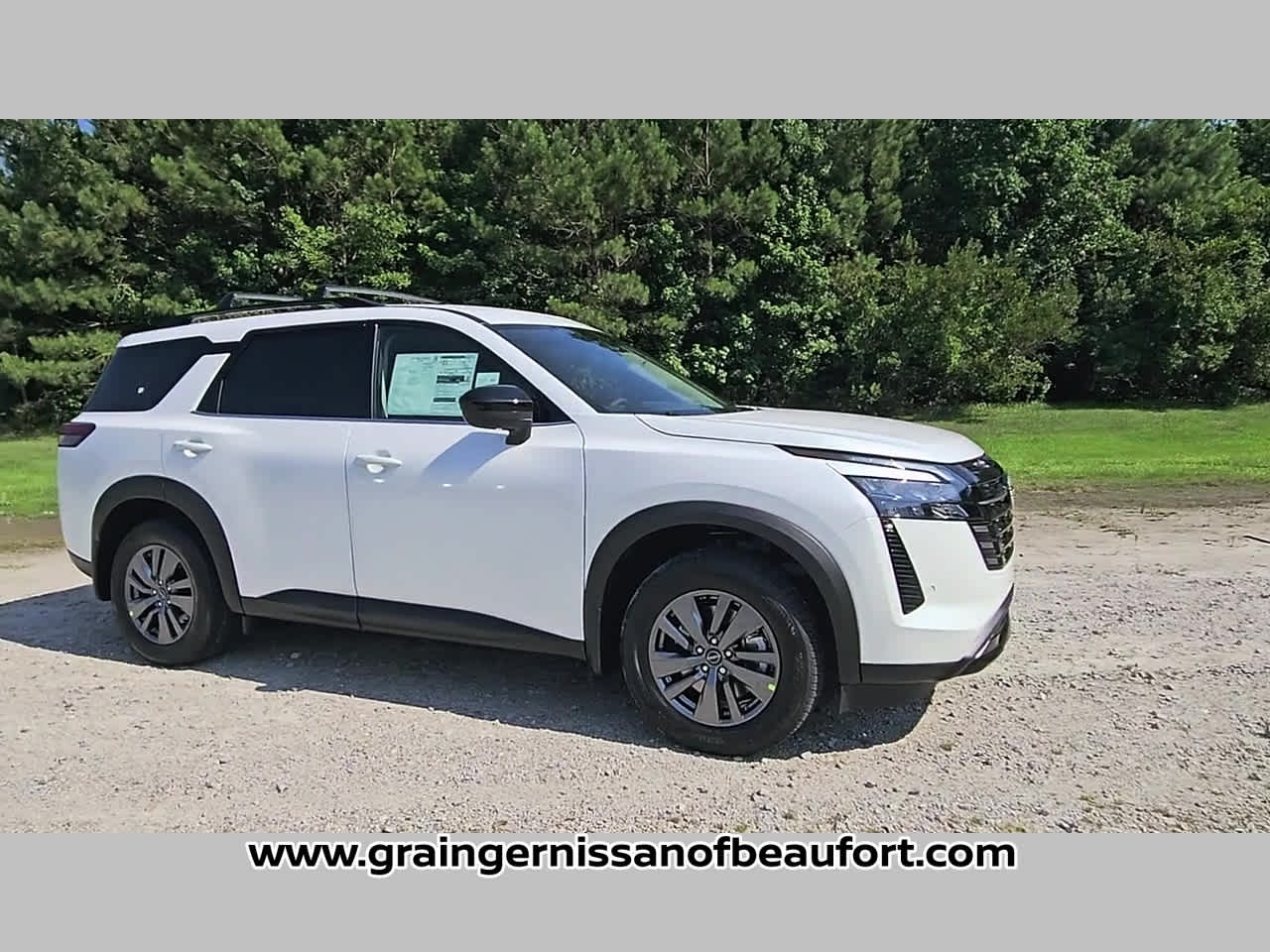 2026 Nissan Pathfinder SV