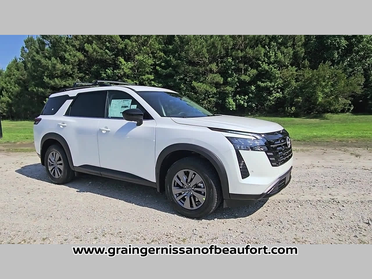 2026 Nissan Pathfinder SV