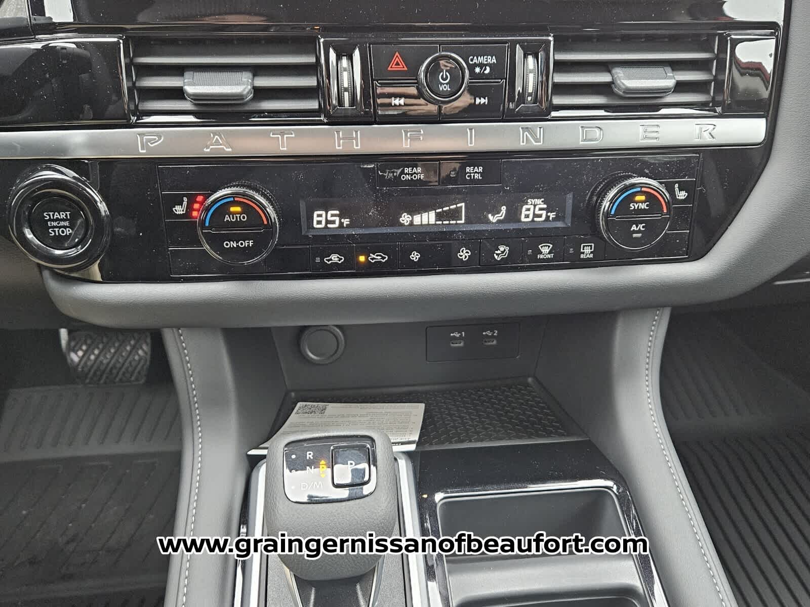 2026 Nissan Pathfinder SV