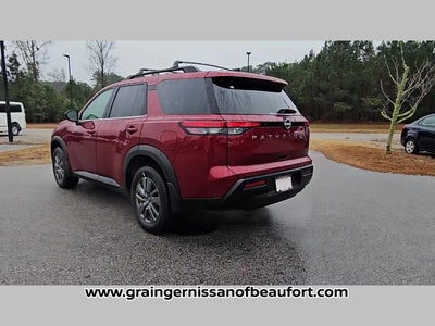 2026 Nissan Pathfinder SV