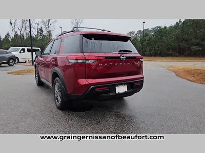 2026 Nissan Pathfinder SV