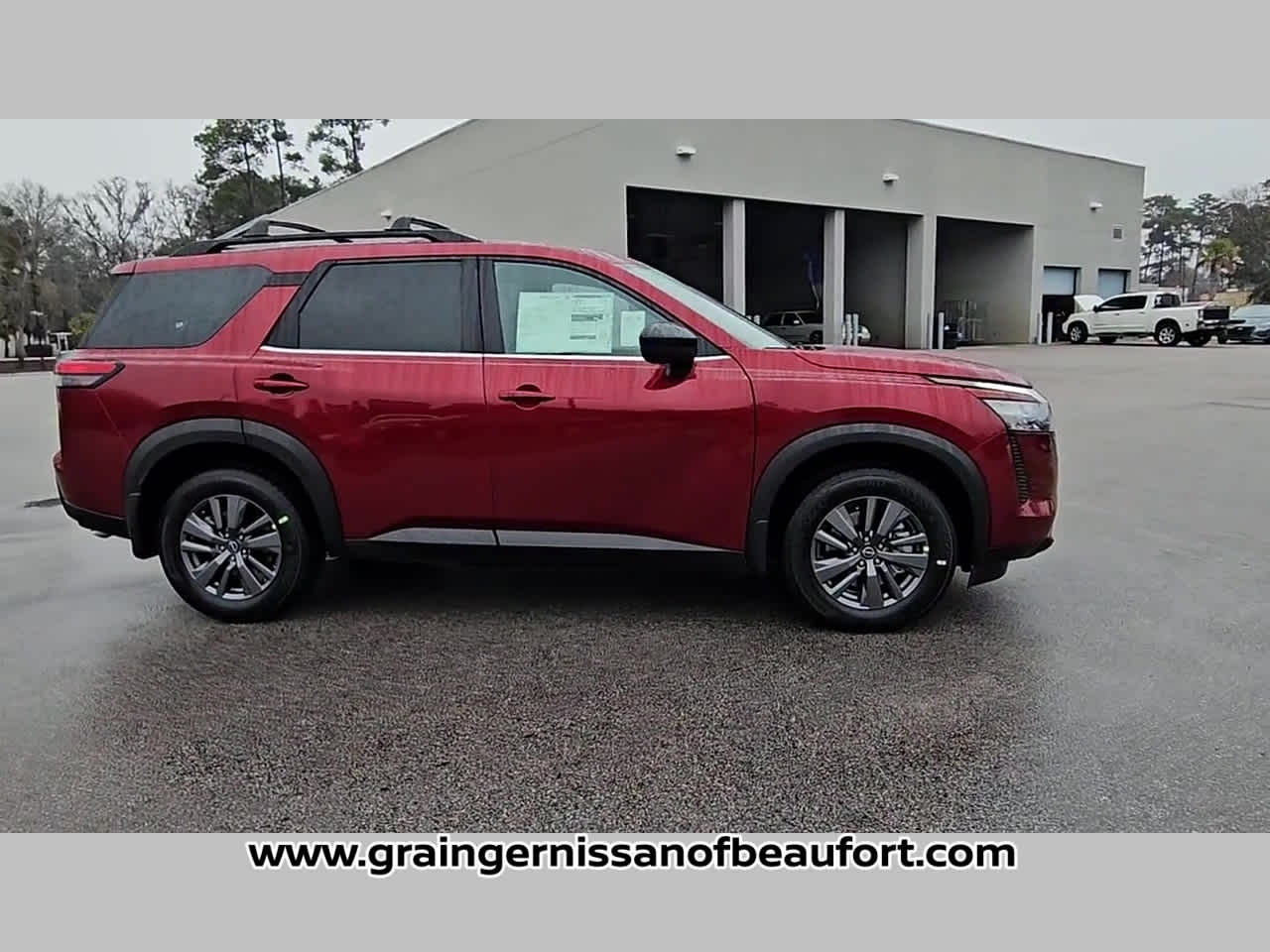 2026 Nissan Pathfinder SV